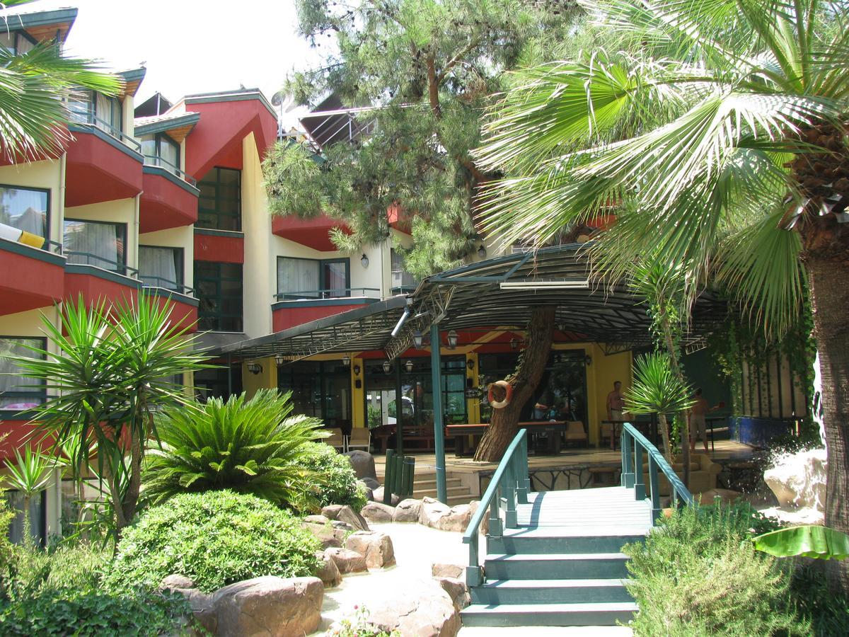 בלדיבי Hotel Sumela Garden מראה חיצוני תמונה